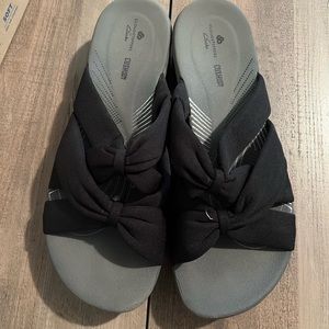 Clarks black cloud stepper sandals. Size 9. Worn once.